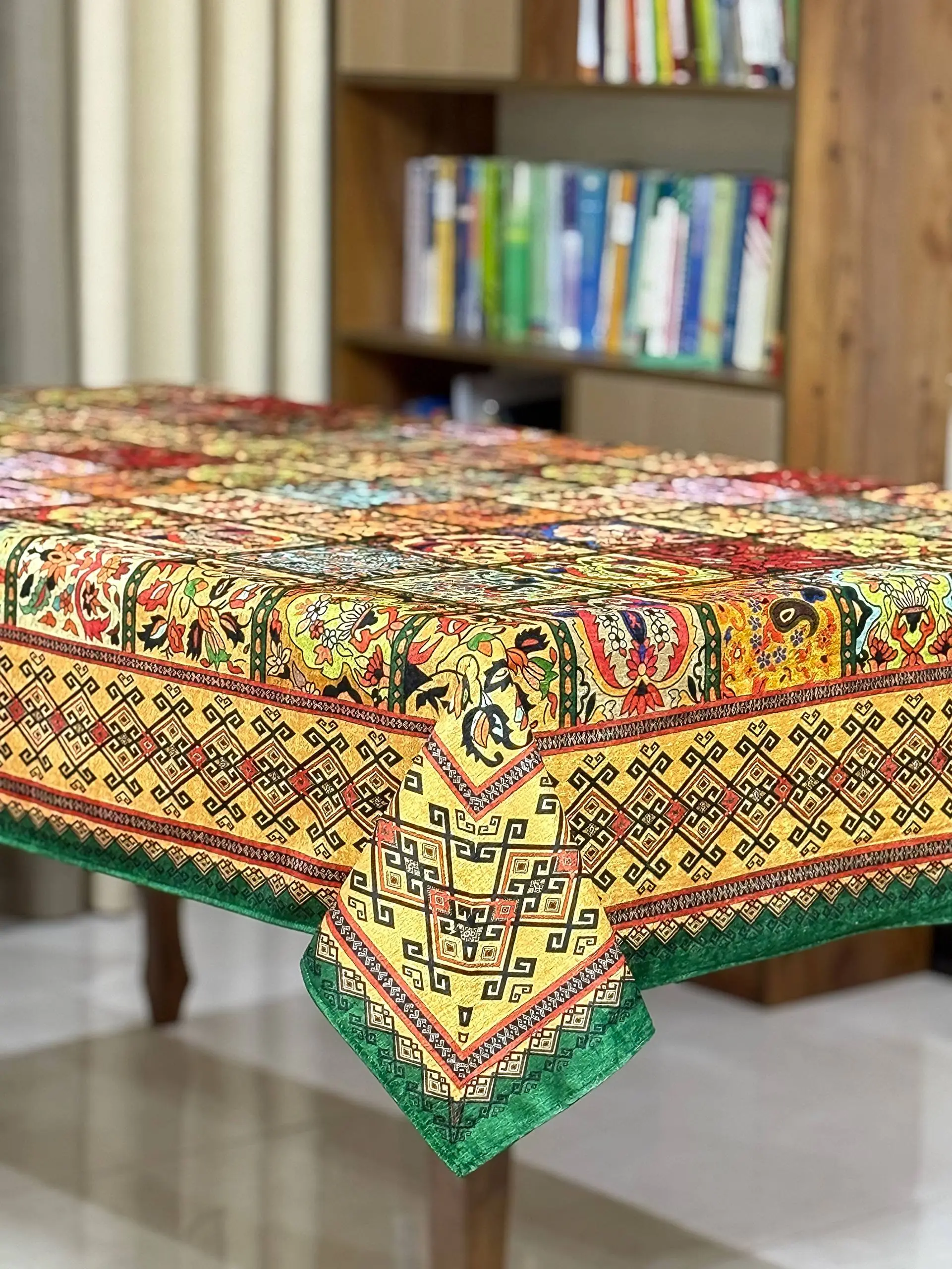 رومیزی-طرح-خشتی-سبز Hashti Design-تصميم هاشتي - Image 1